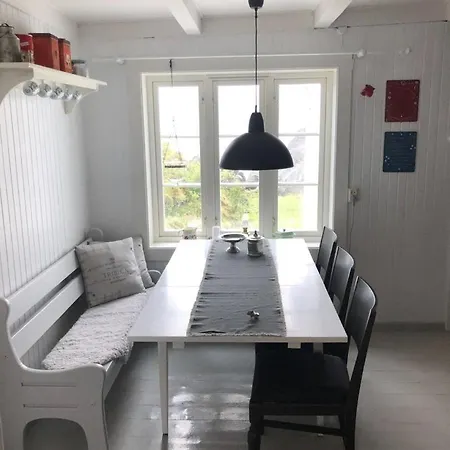 Vettingstua, Beautiful House Down By The Sea. Dom wakacyjny *