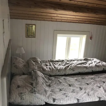 Vettingstua, Beautiful House Down By The Sea. Gravdal (Vestvagoy)