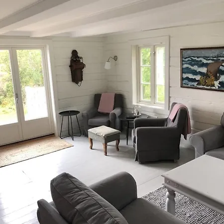 Vettingstua, Beautiful House Down By The Sea. Dom wakacyjny *