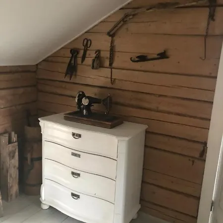 Vettingstua, Beautiful House Down By The Sea. Holiday home