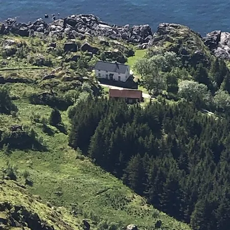 Vettingstua, Beautiful House Down By The Sea. *