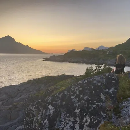 Vettingstua, Beautiful House Down By The Sea. Gravdal (Vestvagoy)