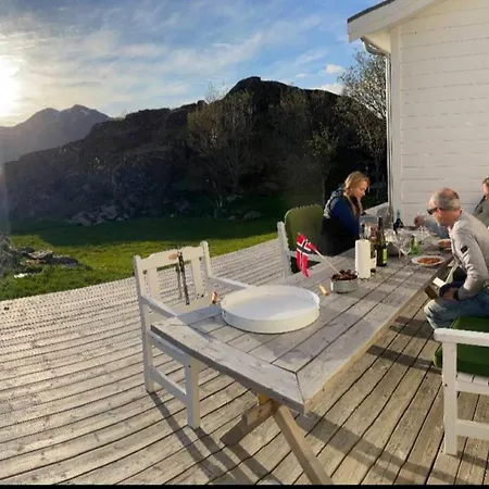 Vettingstua, Beautiful House Down By The Sea. *