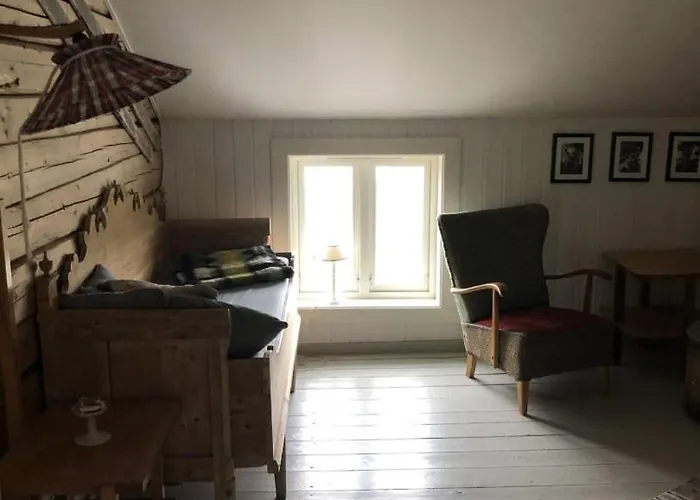 Ferienhaus Vettingstua, Beautiful House Down By The Sea. Gravdal (Vestvagoy)