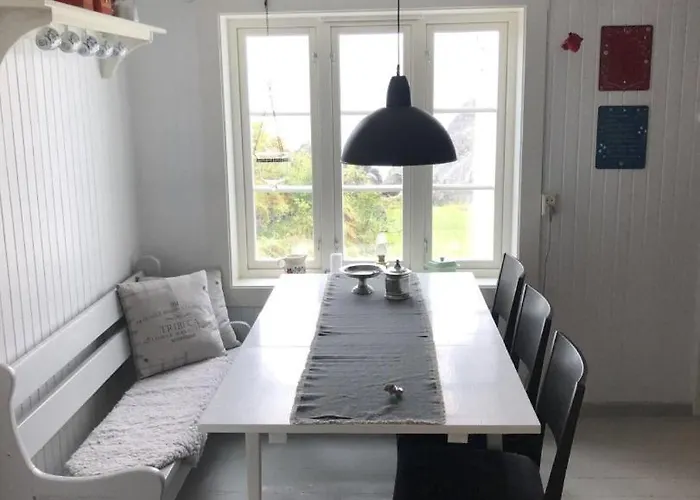 Vettingstua, Beautiful House Down By The Sea. Semesterbostad *