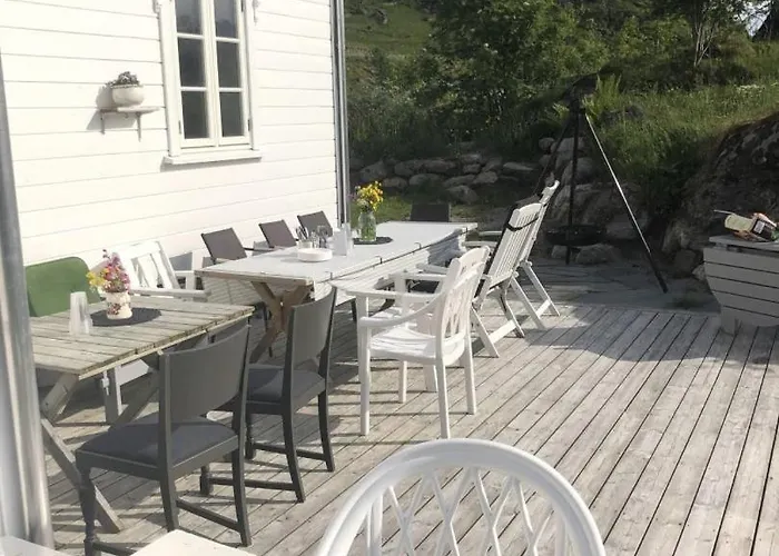 Vettingstua, Beautiful House Down By The Sea.
