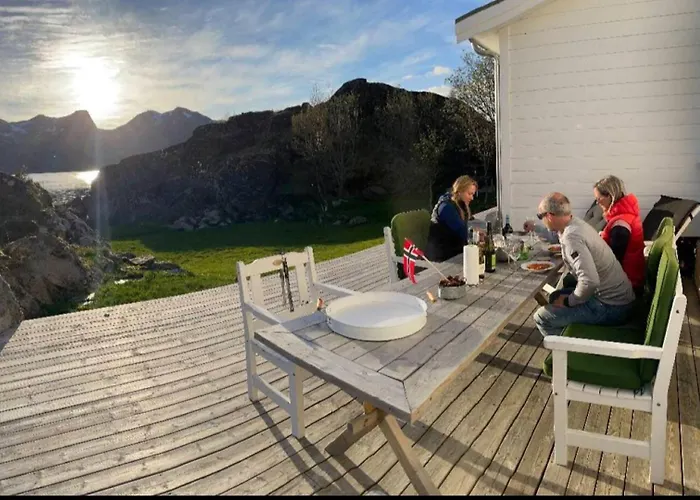 Vettingstua, Beautiful House Down By The Sea. *