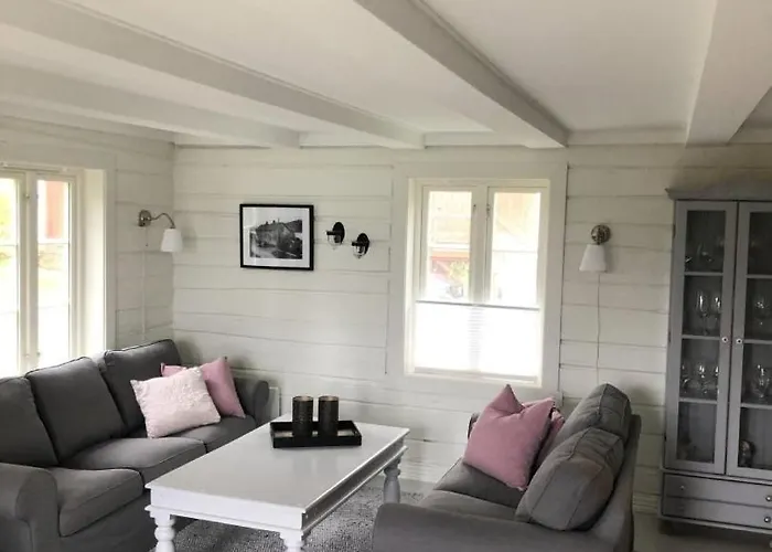 Vettingstua, Beautiful House Down By The Sea. Dom wakacyjny *