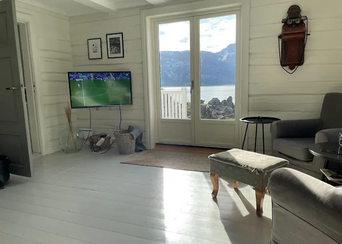 Vettingstua, Beautiful House Down By The Sea. * Gravdal (Vestvagoy)